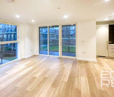 Holly House - Photo 3