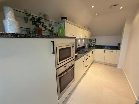 2 bedroom apartment to rent - Photo 4