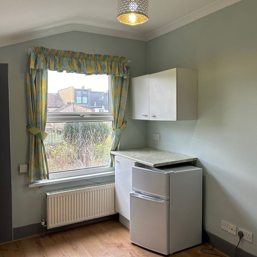Room in a Shared House, Glenwood Road, N15 - Photo 1