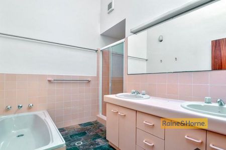 MACMASTERS BEAUTY - 5 Bedroom home - Photo 3