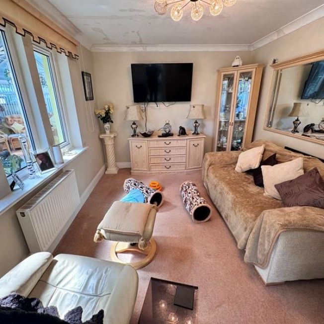 4 Bedroom Detached To Let - Photo 1