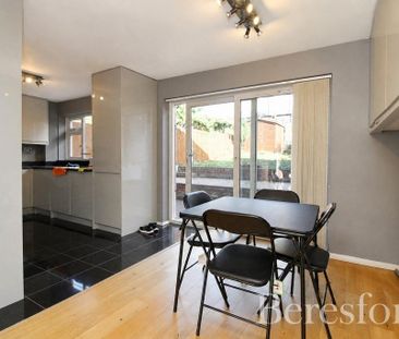 4 bedroom terraced house to rent - Photo 5