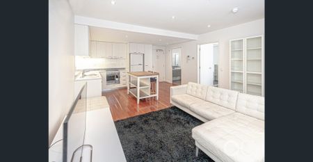 OPEN THE DOOR TO 'UNO' – CITY CENTRE LIVING AT ITS BEST - Photo 3