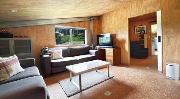 Flexible Shed Space for Lease 218m2 with office - Photo 1