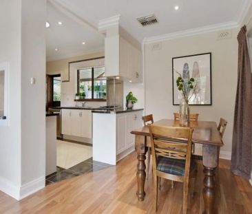 Stylish Family Home in Prime Rostrevor - Photo 6