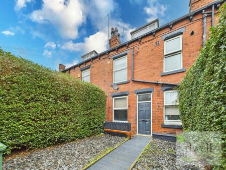 1 bedroom in a house share to rent - Photo 5