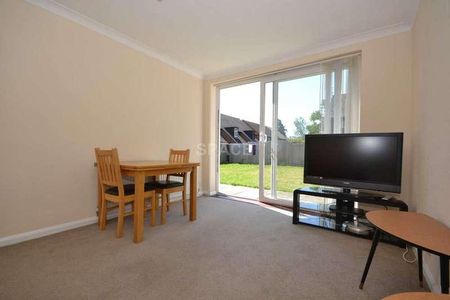 Courts Road, Reading, RG6 - Photo 4