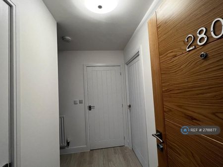1 bedroom flat to rent - Photo 2