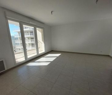 location Appartement T2 DE 44.7m² À MARSEILLE - Photo 3