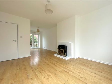 3 bedroom end of terrace house to rent - Photo 2