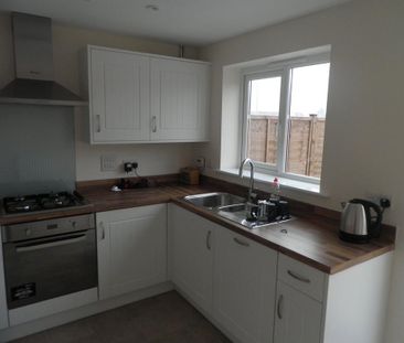 3 bedroom terraced house to rent - Photo 1