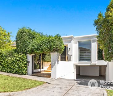 Contemporary Family Living in Hawthorn East - Photo 2