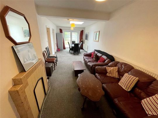 6 bedroom detached house to rent - Photo 1