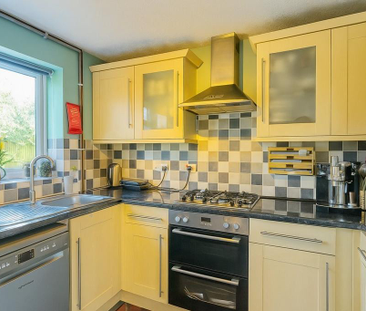 2 bedroom semi-detached house to rent - Photo 2