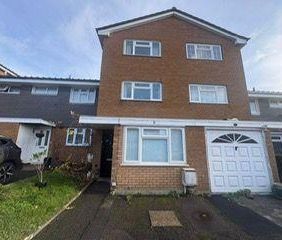 5 bedroom semi-detached house to rent - Photo 3