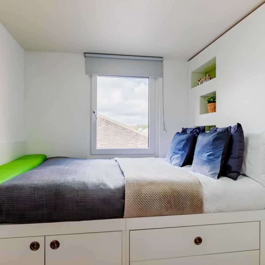 Ensuite Second and Third Floor - Photo 1