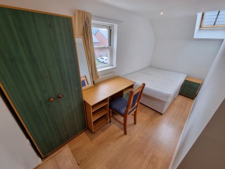 3 Bed Student Accommodation - Photo 5