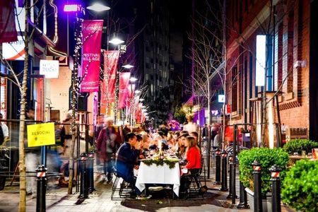 SPACIOUS LARGE TWIN SHARE ONE BEDROOM LOFT STYLE AT BROADWAY - Photo 5