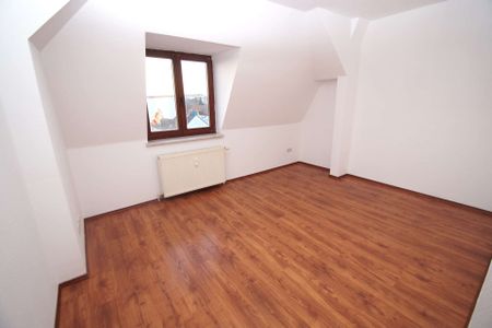 3-Zimmer-DG-Wohnung mit großer Küche, Bad mit Badewanne und Dusche - Photo 3