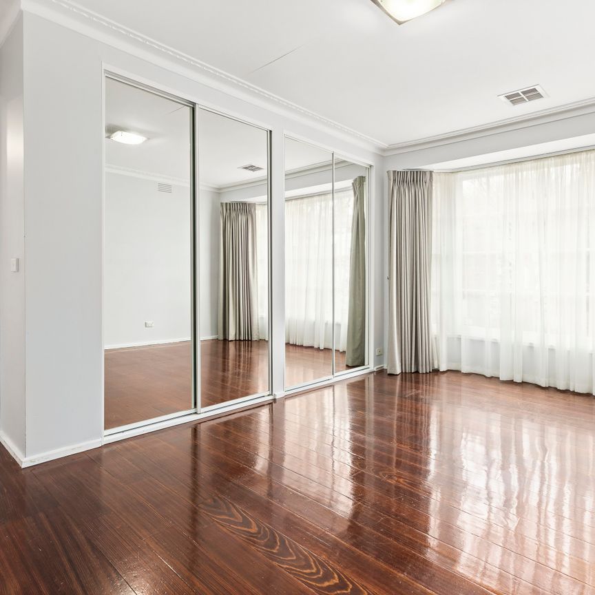3/100 Warrigal Road, Surrey Hills VIC 3127 - Villa For Rent | Domain - Photo 1