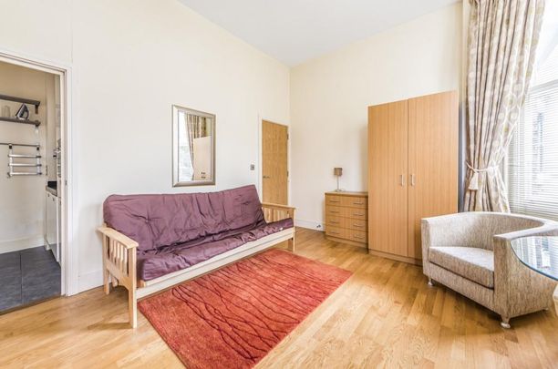 Studio to rent - Photo 1