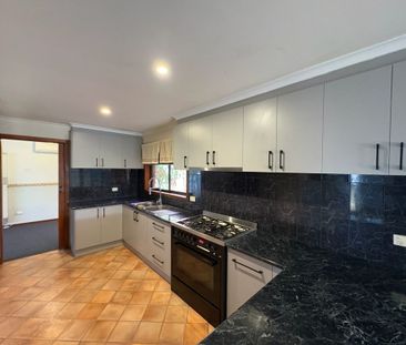 Great Size Family Home! - Photo 2