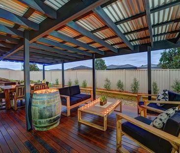 SPACIOUS THREE BEDROOM HOME WITH DECK FOR ENTERTAINING - Photo 5