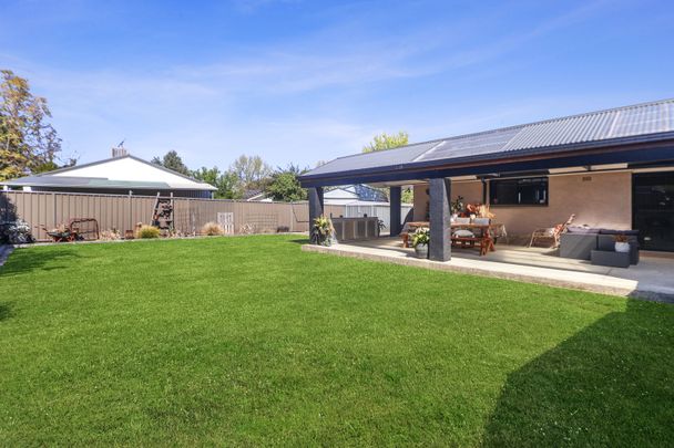 2 Stratford Avenue Lake Albert NSW - Photo 1