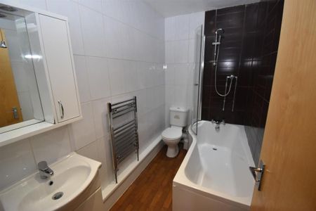 2 bedroom flat to rent - Photo 5