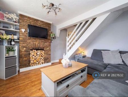 2 bedroom end of terrace house to rent - Photo 3