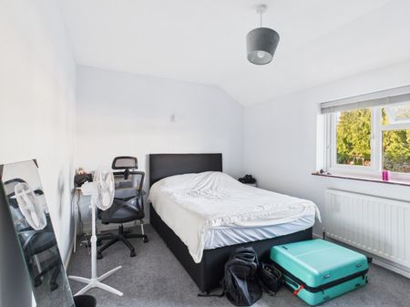 Rowan Close, Beaconsfield,HP9 - Photo 3