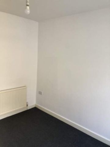 Two Bedroom, Windmill Terrace, St Thomas, Swansea. - Photo 4