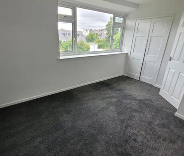 4 bedroom semi-detached house to rent - Photo 4