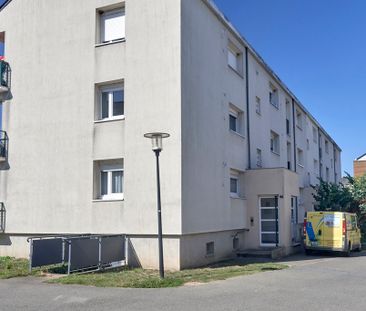 Appartement SABLE SUR SARTHE T3 - Photo 3