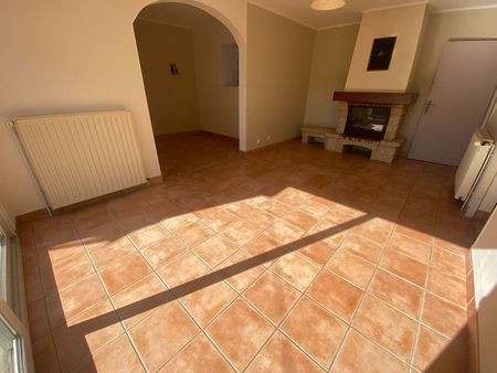 Location Maison 5 pièces 102m² - Photo 3