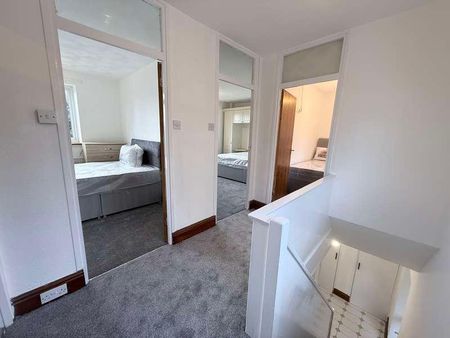 Oakley Road, SO16 - Photo 3