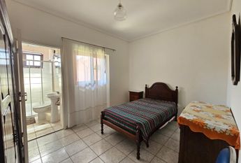 Floor 3 bedroom villa with suite located in Cacia!