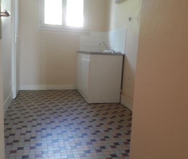 T3 de 54 m² - 36 rue du beugnon Montbard - Photo 4