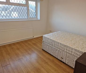 House share to rent - Photo 2