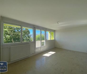 Location Appartement 4 pièces 80m² POITIERS 86000 - Photo 2