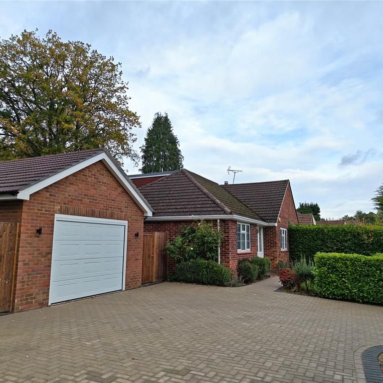 2 bedroom bungalow to rent - Photo 1