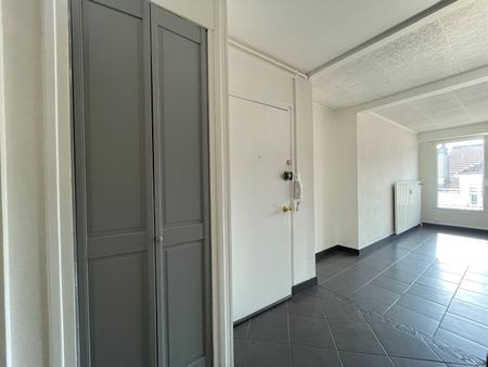 EPINAL - APPARTEMENT F2 - 51.97 m² - Photo 4