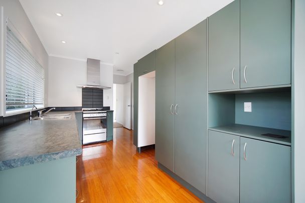 Stunning Family Home in Buckland Beach - Photo 1