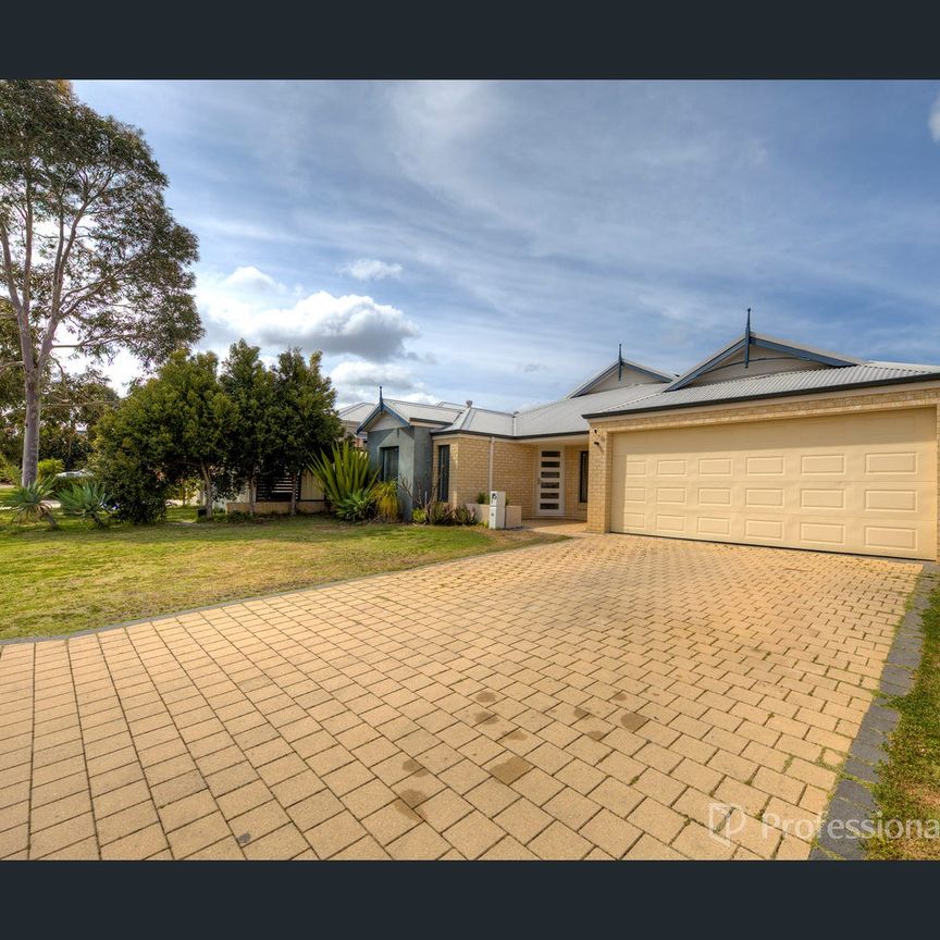 15 Edenbrooke Terrace, Clarkson, WA 6030 - Photo 1