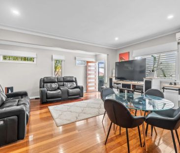 Beautifully Renovated Clayfield Home with Dual Living & Entertainer... - Photo 5