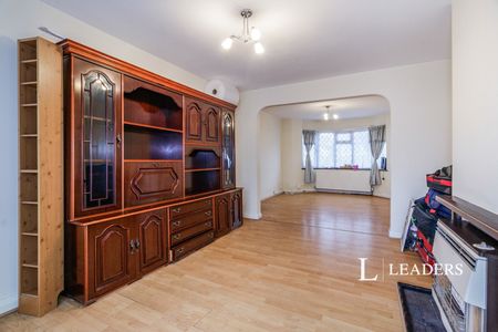 3 bedroom house to rent Selwood Road, Sutton, SM3 - Photo 2