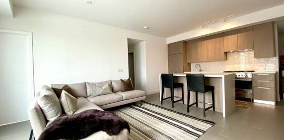 Stylish 2 Bed, 2 Bath Corner Suite with Terrace and Balcony, Water Vie - Photo 2