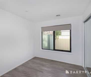Presenting a contemporary home with a hassle-free, low maintenance ... - Photo 1