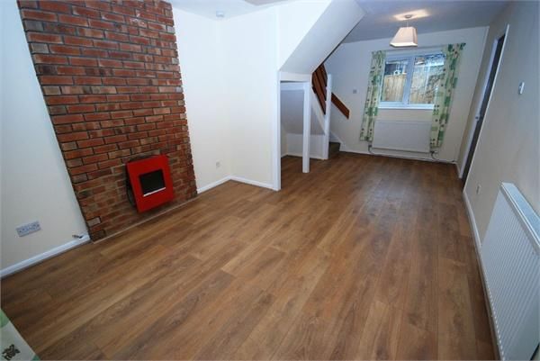 2 bedroom terraced house to rent - Photo 1