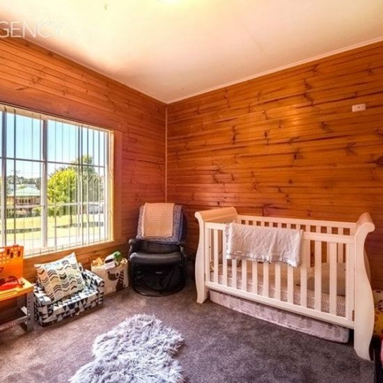 Quiet, warm & welcoming with VIEWS! - Photo 1